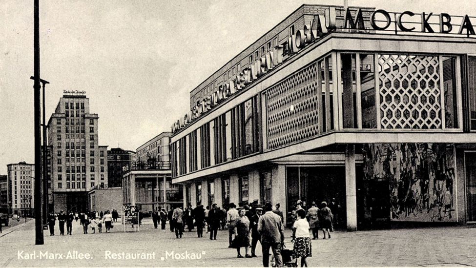 Archivbild: Berlin Friedrichshain, Karl Marx Allee, Restaurant Moskau. (Quelle: dpa/arkivi)