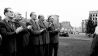 Archivbild: Honecker (l.) Anfang der 1950er Jahre bei Enthüllung eines Stalindenkmals. (Quelle: imago images/frontalvision.com)