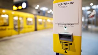 Berliner U-Bahn. (Quelle: dpa/Christoph Hardt)