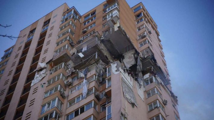 Ein Wohnhaus in Kiew, das durch russischen Angriff zerstört wurde. (Quelle: dpa/Ukraine Emergency Service/Handou)