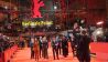Die Jury kommt über den Roten Teppich zu der Eröffnungsveranstaltung der 72. Berlinale Internationalen Filmfestspiele. (Quelle: dpa/J. Carstensen)