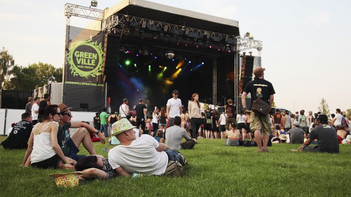 Symbolbild: Greenville Music Festival in Glien, Brandenburg am 27.07.2012. (Quelle: imago images)