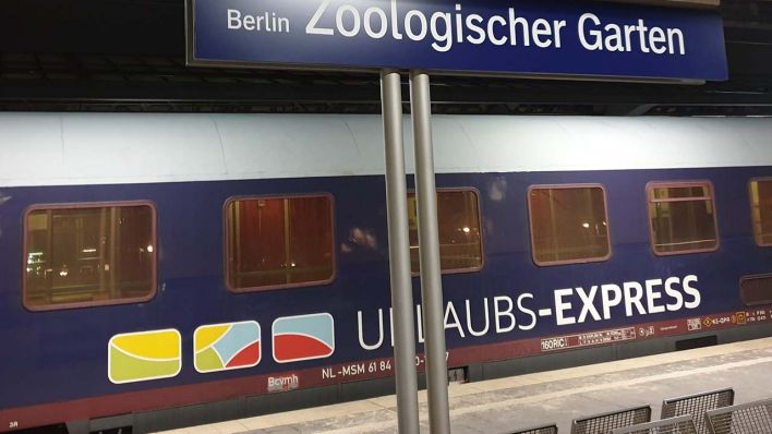Ein Zug des Unternehmens Train4you im Berliner Bahnhof Zoo. Bild: Train4you
