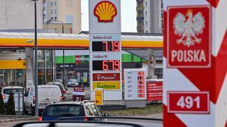 Auf einer Anzeige einer Tankstelle kostet der Liter Diesel 7,19 Zloty (aktuell umgerechnet 1,46 Euro). (Quelle: dpa/Patrick Pleul)
