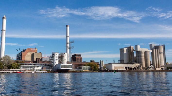 Archivbild: Das Heizkraftwerk Klingenberg des schwedischen Energiekonzerns Vattenfall im Berliner Ortsteil Rummelsburg. (Quelle: dpa/F. Juarez)