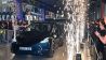 Ein Elektrofahrzeug vom Typ Model Y rollt zur Eröffnung der Tesla Gigafactory Berlin Brandenburg vom Band. (Quelle: dpa/P. Pleul)