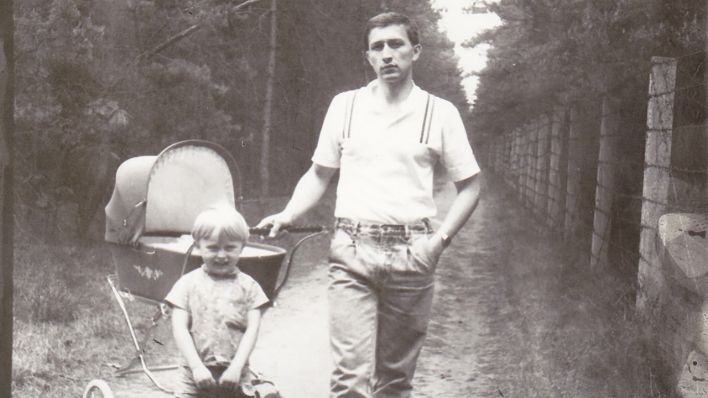 Viktor mit seinem Sohn Zenja in Deutschland (Quelle: privat)