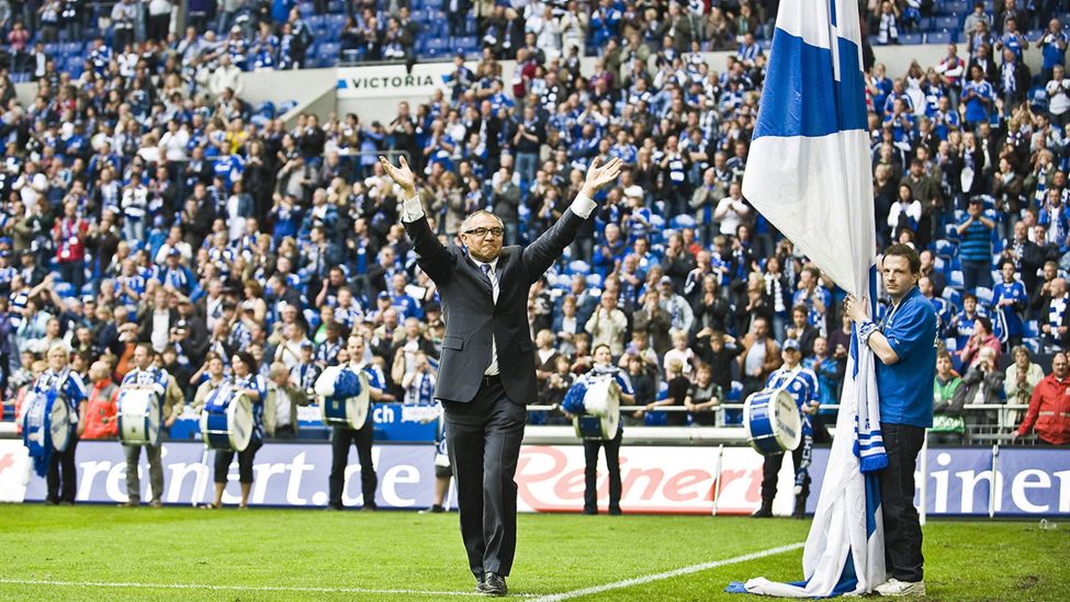 Ehrenrunde auf Schalke: Felix Magath. / imago images/Sven Simon