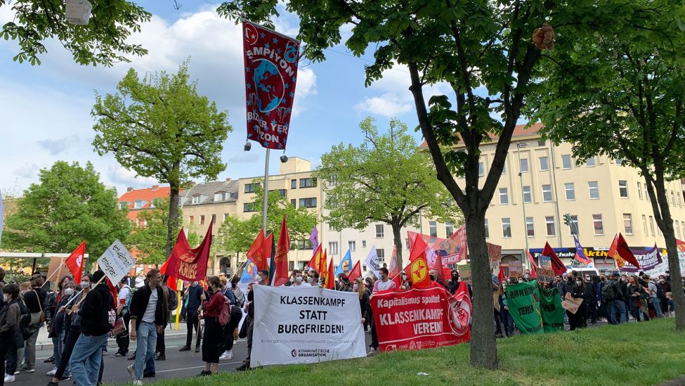 Demo "Von der Krise zur Enteignung! Die Reichen sollen zahlen!" (Quelle: Sebastian Schneider /rbb|24)