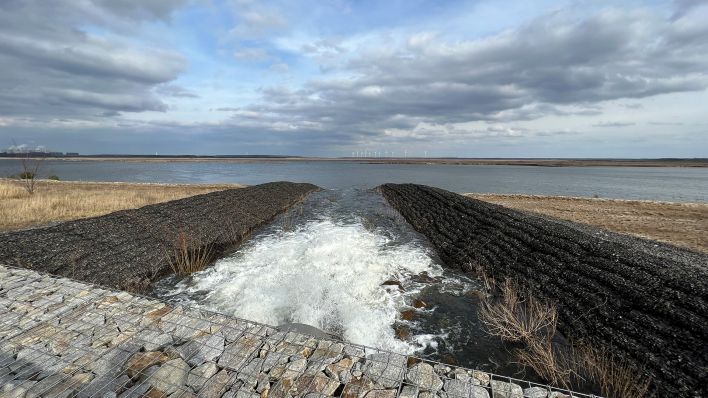 Blick auf den Flutungsgraben und den Cottbuser Ostsee (Quelle: rbb)