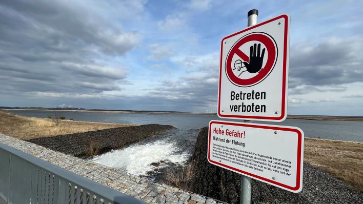 Flutgraben betreten verboten am Cottbuser Ostsee (Quelle: rbb)