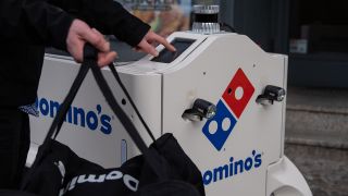 Liefer-Roboter aus Charlottenburg-Wilmersdorf (Quelle: Domino's Pizza Deutschland)