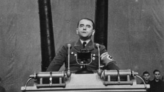 Albert Speer beim 3. Reichsappell der schaffenden Jugend, 17. Oktober 1943 (Quelle: ullstein bild 00055227)