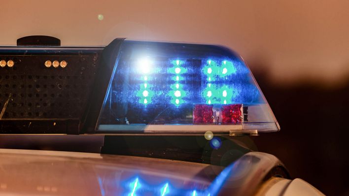 Das Blaulicht eines Streifenwagens der Polizei (Bild: dpa/Gelhot)