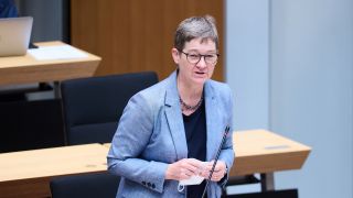 Ulrike Gote (Bündnis90/ Die Grünen), Senatorin für Wissenschaft, Gesundheit, Pflege und Gleichstellung spricht im Berliner Abgeordnetenhaus. (Quelle: dpa/Annette Riedl)