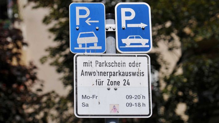 Schilder einer Parkzone in Berlin-Steglitz. (Foto: picture alliance/Bildagentur-online/Schoening)