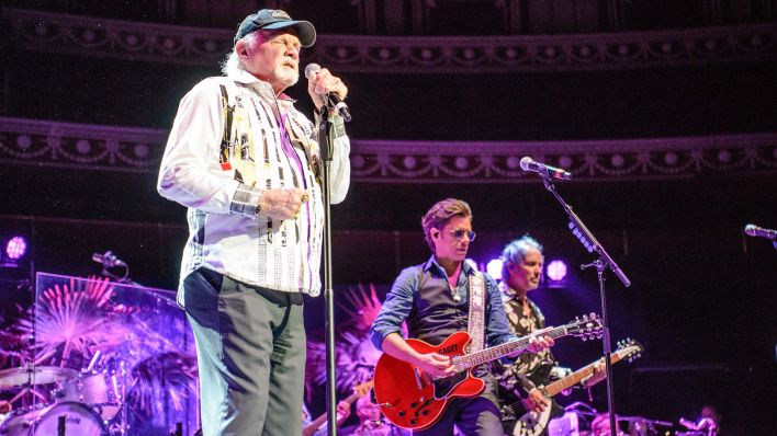 Die Beach Boys spielen am 24. Juni 2022 in der Royal Albert Hall in London. (Quelle: dpa/Hannah Meadows Photography)