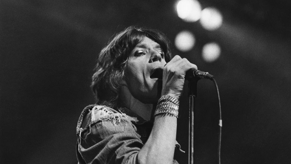 Mick Jagger 1973 bei einem Konzert in der Deutschlandhalle. (Quelle: dpa/akg-images/Binder)