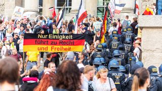 Krawalle vor dem Reichstagsgebäude im August 2020. (Quelle:dpa/A.Abboud)