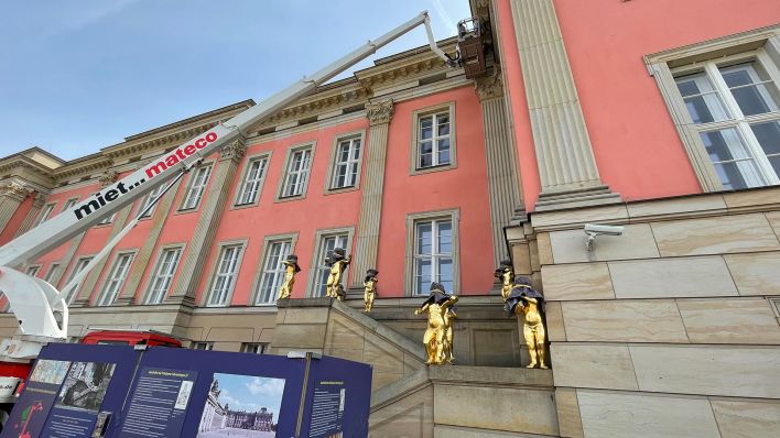 Sanierung der bröckelnden Fassade am Brandenburger Landtag. (Quelle: rbb/O. Soos))