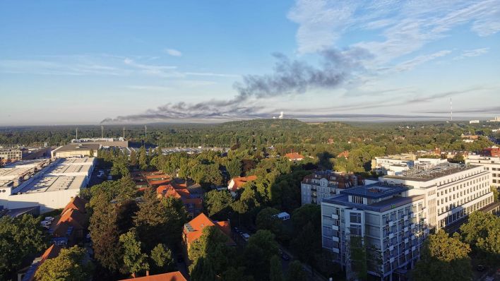 Brand im Grunewald nach Explosion - Avus gesperrt, Zugverkehr unterbrochen