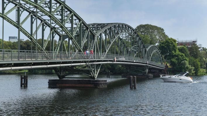 Havel, Eiswerderbrücke, Spandau (Quelle: dpa/Schoening)