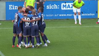 Die Mannschaft des SV Babelsberg jubelt (rbb/mdr)