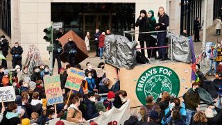 Archivbild: Klimaprotest vor dem Willy-Brandt-Haus, 22.10.2021 (Quelle: dpa/Annette Riedl)
