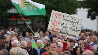 05.09.2022, Demonstration der rechtsextremen Freien Sachsen gegen die Energie- und Sozialpolitik der Bundesregierung (Quelle: dpa/Jan Woitas)