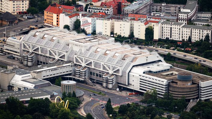 Archivbild: Auf einer Luftaufnahme ist das Internationale Congress Centrum ICC Berlin zu sehen. (Quelle: dpa/C. Gateau)