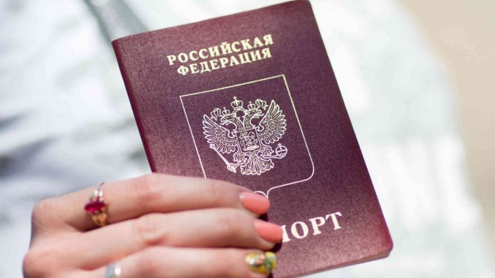 Polska i kraje bałtyckie zakazują wjazdu Rosjanom z wizą Schengen
