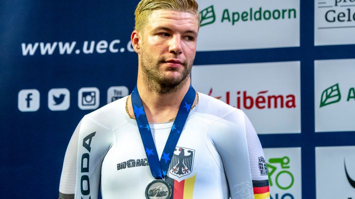 Bahnradsportler Domenic Weinstein mit seinem WM-Silber 2019(Bild: imago images/AFLOSPORT)