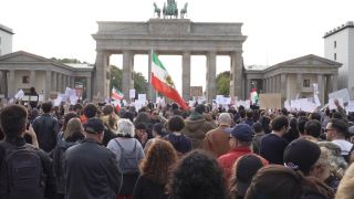 Demo vor dem Brandenburger Tor. (Quelle: TNN)