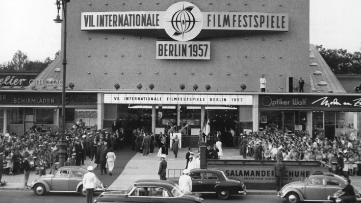 Der Berliner Zoo Palast kurz vor der Eröffnung der VII. Internationalen Berliner Filmfestspiele am 21.06.1957 (Quelle: dpa/Bruechmann)