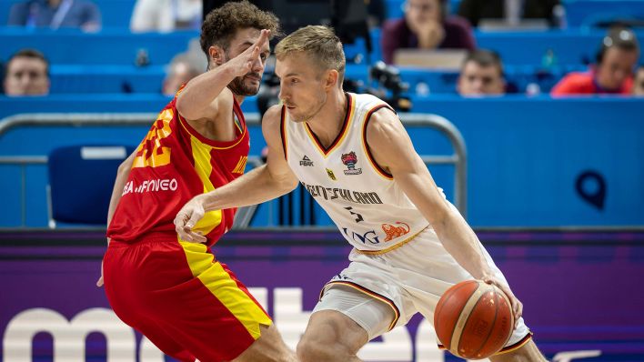 Niels Giffey während der Basketball-EM im Spiel gegen Montenegro (Bild: IMAGO/Camera4+)