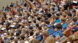 Symbolbild:Studierende an einer deutschen Universität sitzen in einem Hörsaal. (Quelle:dpa/S.Pförtner)