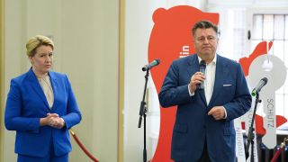 Franziska Giffey (SPD), Regierende Bürgermeisterin, und Andreas Geisel (SPD), Bausenator (Quelle: dpa/Jörg Carstensen)
