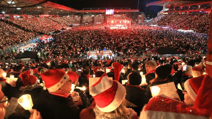 Das Weihnachtssingen im Stadion An der Alten Försterei im Jahr 2019. / images images/Nordphoto