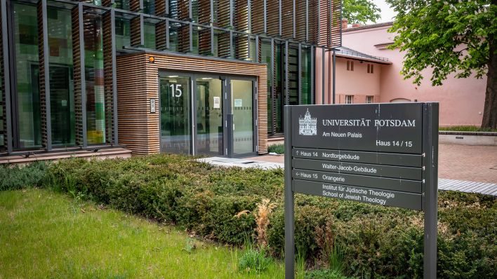 Symbolbild: Universität Potsdam - Am Neuen Palais - Abraham Geiger Kolleg am Institut für Jüdische Theologie (Quelle: IMAGO/Jürgen Ritter)