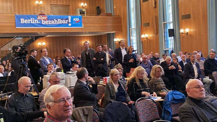 AfD-Landesparteitag im Bürgersaal im Rathaus Zehlendorf (Quelle: rbb)