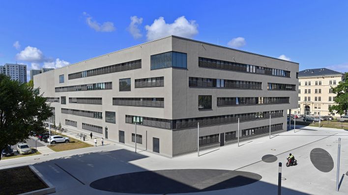 Archivbild:Das Gebäude des Sozialministeriums im Behördenzentrum in Potsdam, aufgenommen am 21.09.2016.(Quelle:dpa/R.Hirschberger)