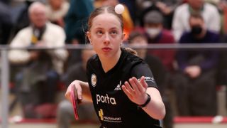 Tischtennis-Talent Josi Neumann bei ihrem Bundesliga-Debüt (Quelle: IMAGO/Contrast)