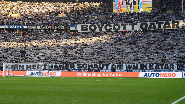 Hertha-Fans protestieren gegen die Fußball-WM in Katar. Quelle: imago images/Matthias Koch