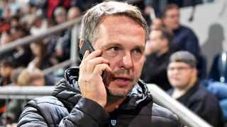 Der Vorsitzende des SV Babelsberg 03 Björn Laars am Telefon (SV Babelsberg 03)