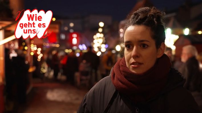 Protagonistin Mia auf dem Weihnachtsmarkt in der Kulturbrauerei. (Quelle: rbb)