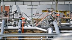 Ein Tanklager für Rohöl der PCK-Raffinerie GmbH, aufgenommen am 09.06.2022. (Quelle: dpa/Patrick Pleul)