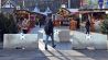 Poller begrenzen am 18.12.2017 in Berlin den Zugang zum Weihnachtsmarkt am Berliner Breitscheidplatz. (Quelle: dpa/Maurizio Gambarini)