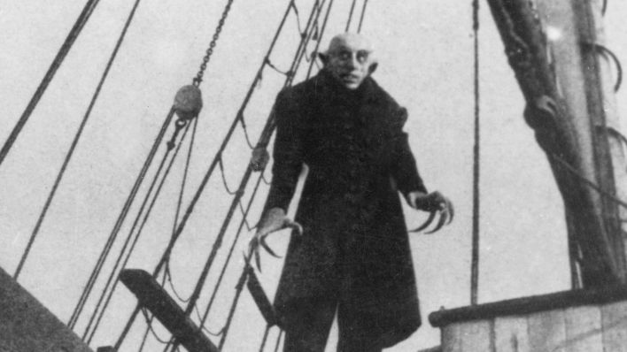 "Nosferatu": Im Film von 1922 reist der Vampir auf einem Schiff in die fiktive deutsche Stadt Wysborg (Quelle: akg-images)
