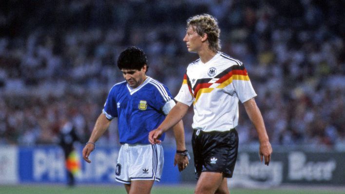 Buchwald neben Maradona, 1990