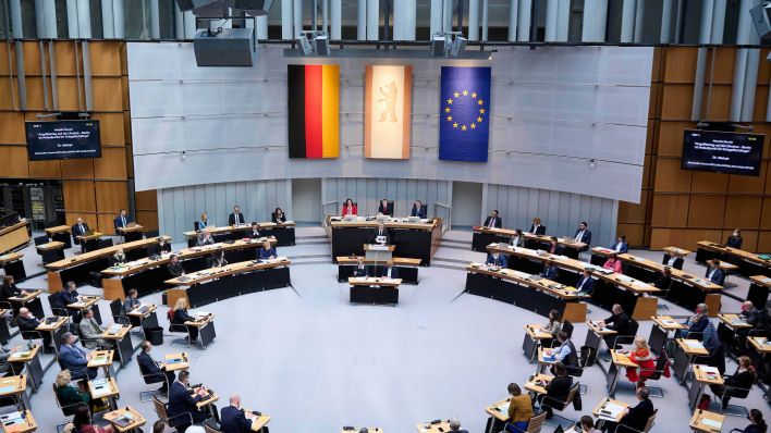 Plenum des Berliner Abgeordnetenhauses im Jahr 2022 (Bild: imago images/Christian Spicker)